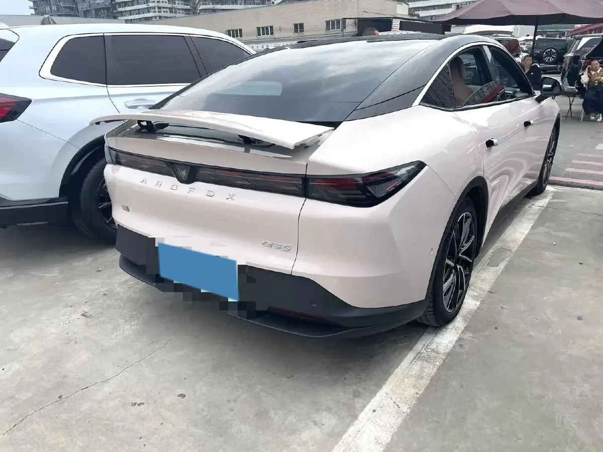 2024 ARCFOX αT5 BEV 79.2KWH,autocango,china used car exporter,china ev exporter,chinese used car exporter,chinese used ev exporter