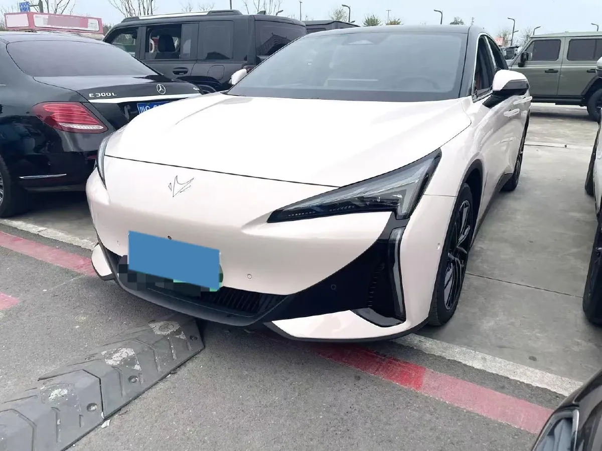 2024 ARCFOX αT5 BEV 79.2KWH,autocango,china used car exporter,china ev exporter,chinese used car exporter,chinese used ev exporter