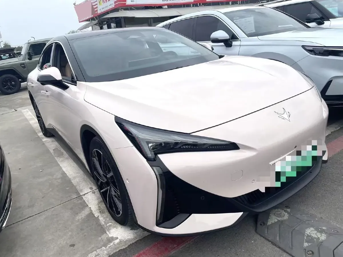2024 ARCFOX αT5 BEV 79.2KWH,autocango,china used car exporter,china ev exporter,chinese used car exporter,chinese used ev exporter