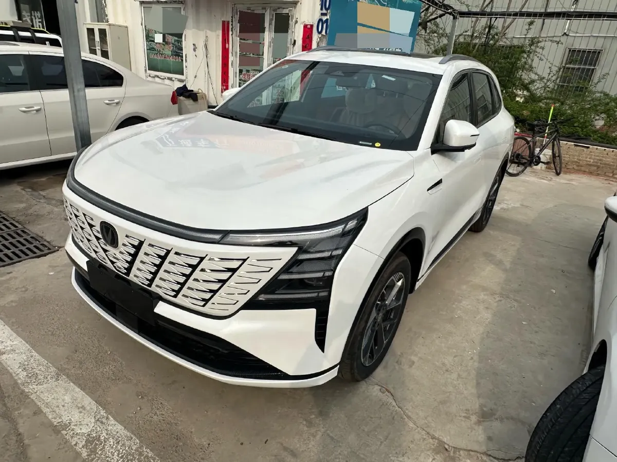 2025 ChangAn CS75 Plus 1.5T 188HP L4 8AT,autocango,china used car exporter,china ev exporter,chinese used car exporter,chinese used ev exporter
