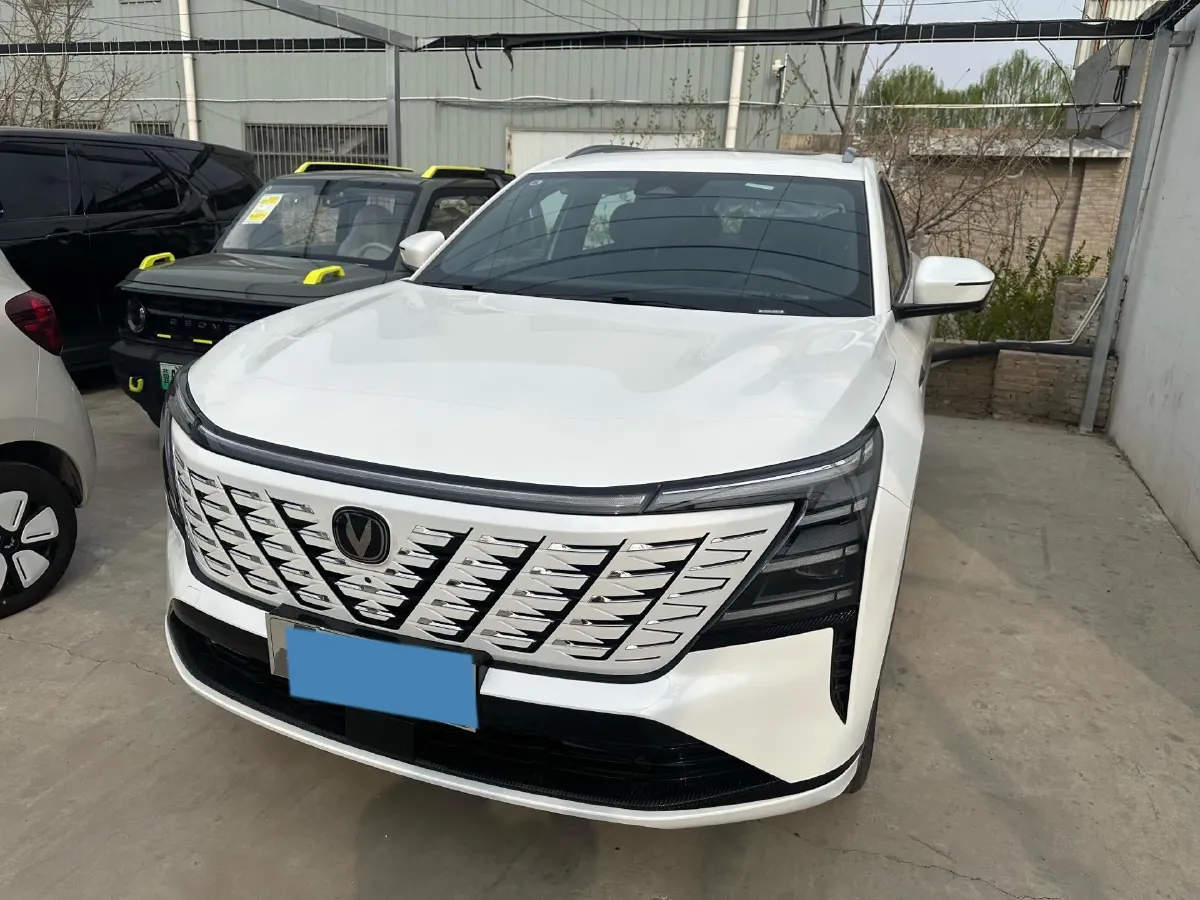 2025 ChangAn CS75 Plus 1.5T 188HP L4 8AT,autocango,china used car exporter,china ev exporter,chinese used car exporter,chinese used ev exporter