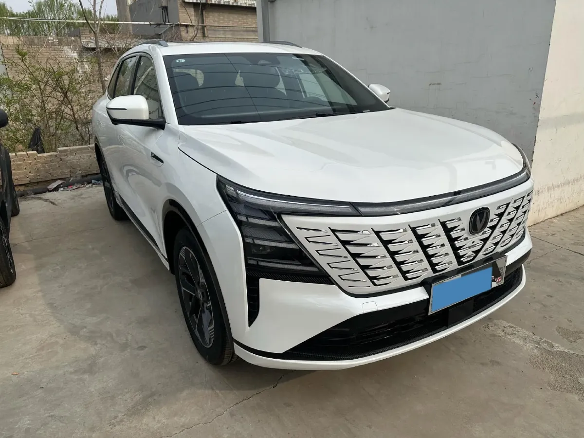 2025 ChangAn CS75 Plus 1.5T 188HP L4 8AT,autocango,china used car exporter,china ev exporter,chinese used car exporter,chinese used ev exporter