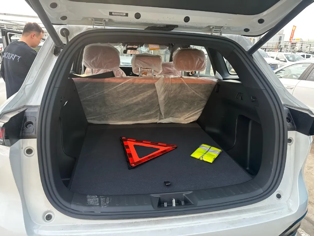 2025 ChangAn CS75 Plus 1.5T 188HP L4 8AT,autocango,china used car exporter,china ev exporter,chinese used car exporter,chinese used ev exporter