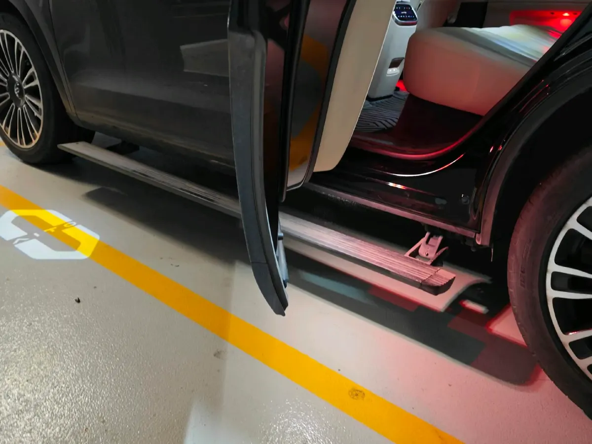 2024 AITO AITO M7 1.5T 152HP L4 REEV 42KWH,autocango,china used car exporter,china ev exporter,chinese used car exporter,chinese used ev exporter