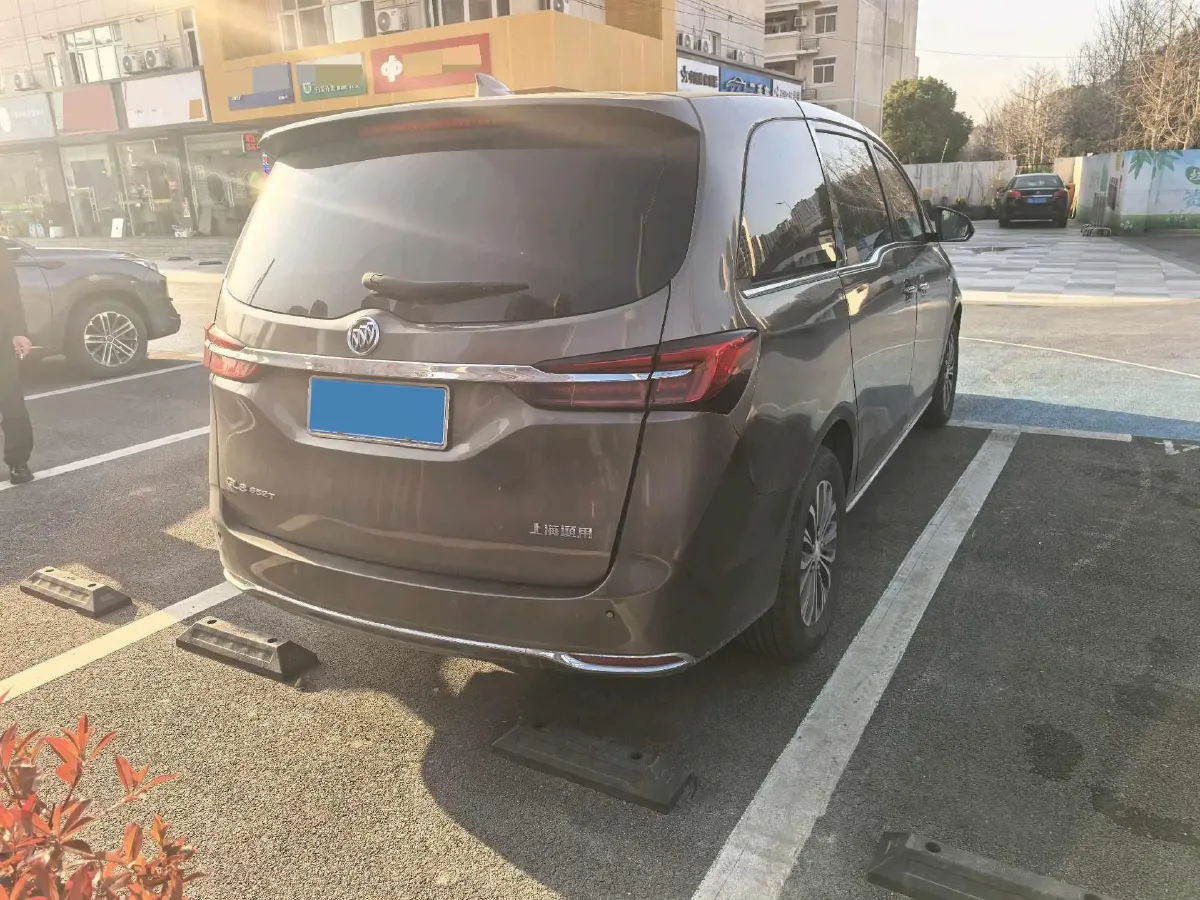 2023 Buick GL8 2.0T 237HP L4 9AT,autocango,china used car exporter,china ev exporter,chinese used car exporter,chinese used ev exporter