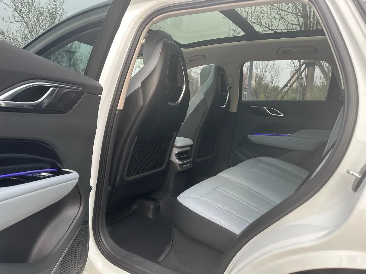 2024 HongQi HS3 1.5T 169HP L4 1DHT PHEV 18.4KWH,autocango,china used car exporter,china ev exporter,chinese used car exporter,chinese used ev exporter