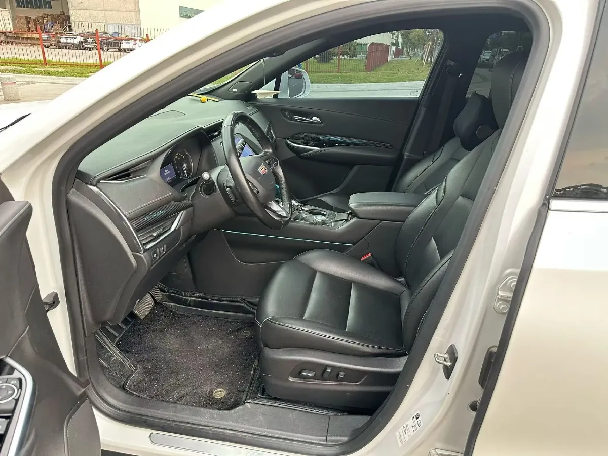 2020 Cadillac XT4 2.0T 241HP L4 9AT,autocango,china used car exporter,china ev exporter,chinese used car exporter,chinese used ev exporter