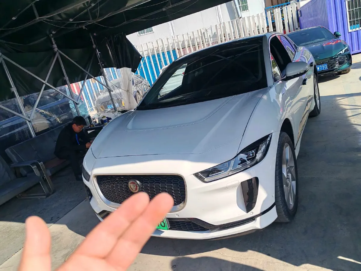 2018 Land Rover Range Rover Velar 2.0T 250HP L4 8AT,autocango,china used car exporter,china ev exporter,chinese used car exporter,chinese used ev exporter