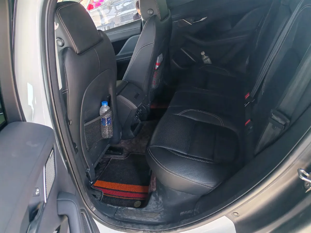 2018 Land Rover Range Rover Velar 2.0T 250HP L4 8AT,autocango,china used car exporter,china ev exporter,chinese used car exporter,chinese used ev exporter