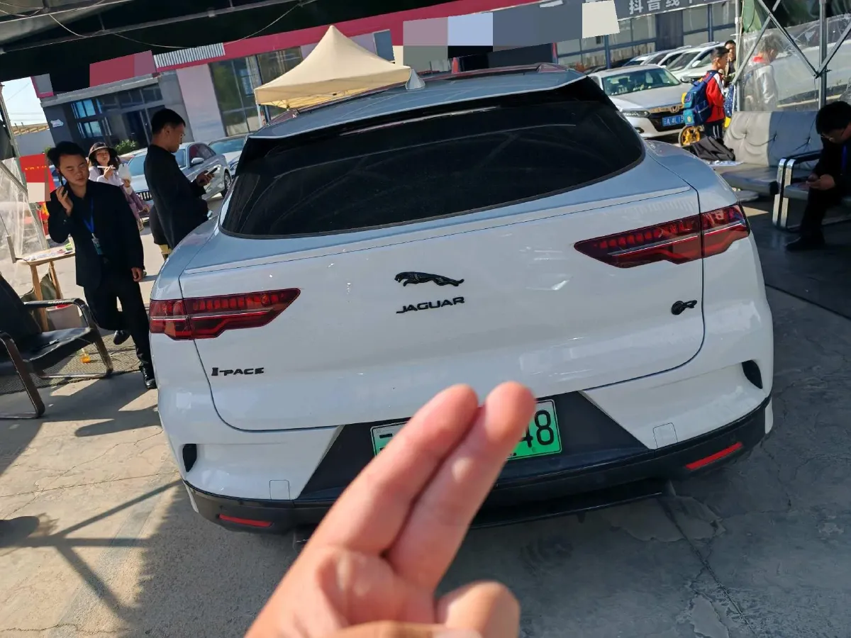 2018 Land Rover Range Rover Velar 2.0T 250HP L4 8AT,autocango,china used car exporter,china ev exporter,chinese used car exporter,chinese used ev exporter