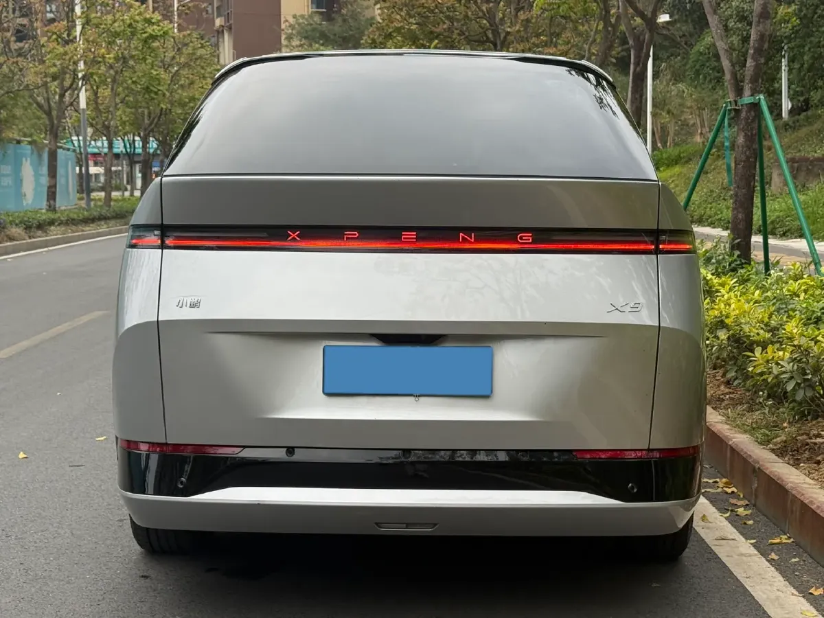 2024 Xpeng X9 BEV 101.5KWH,autocango,china used car exporter,china ev exporter,chinese used car exporter,chinese used ev exporter
