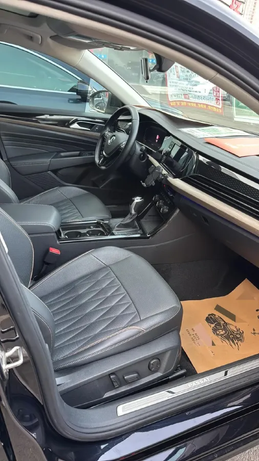 2019 Volvo V40 1.5T 152HP L4 6AT,autocango,china used car exporter,china ev exporter,chinese used car exporter,chinese used ev exporter