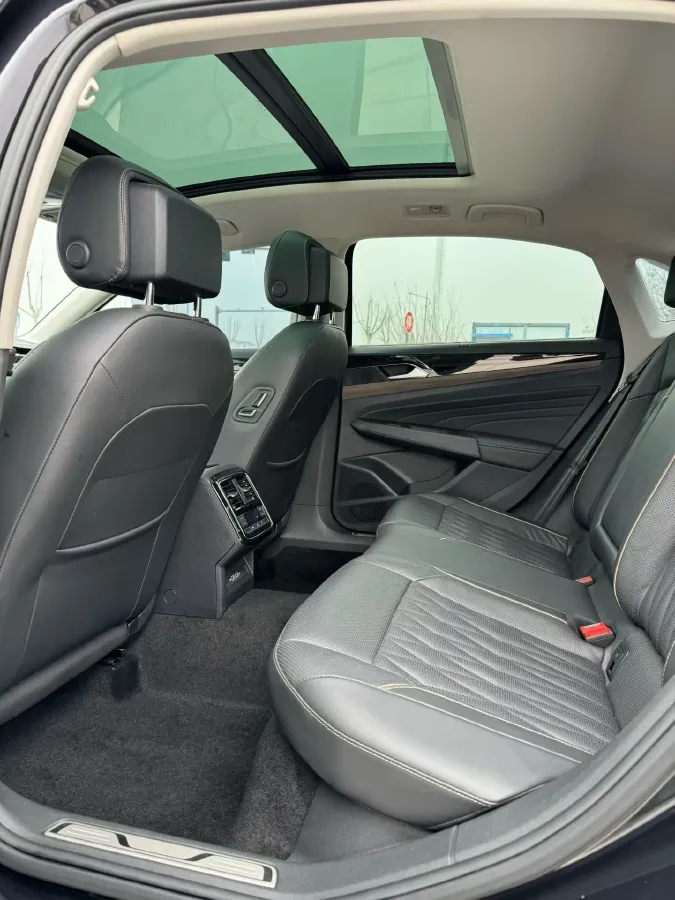 2019 Volvo V40 1.5T 152HP L4 6AT,autocango,china used car exporter,china ev exporter,chinese used car exporter,chinese used ev exporter