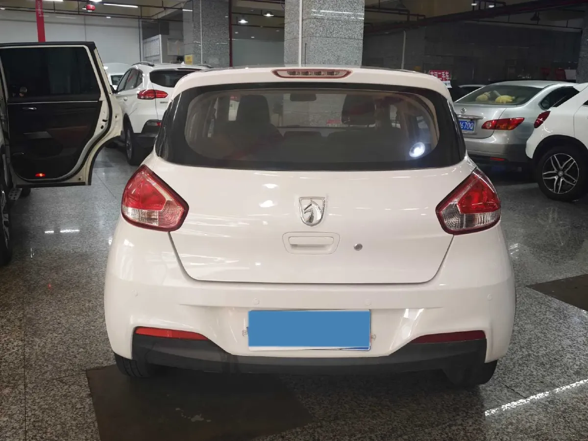 2016 BaoJun 310 1.2L 82HP L4 5MT,autocango,china used car exporter,china ev exporter,chinese used car exporter,chinese used ev exporter