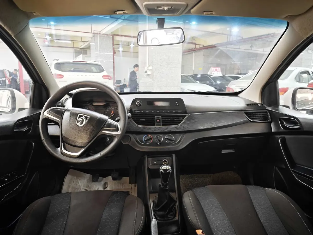 2016 BaoJun 310 1.2L 82HP L4 5MT,autocango,china used car exporter,china ev exporter,chinese used car exporter,chinese used ev exporter