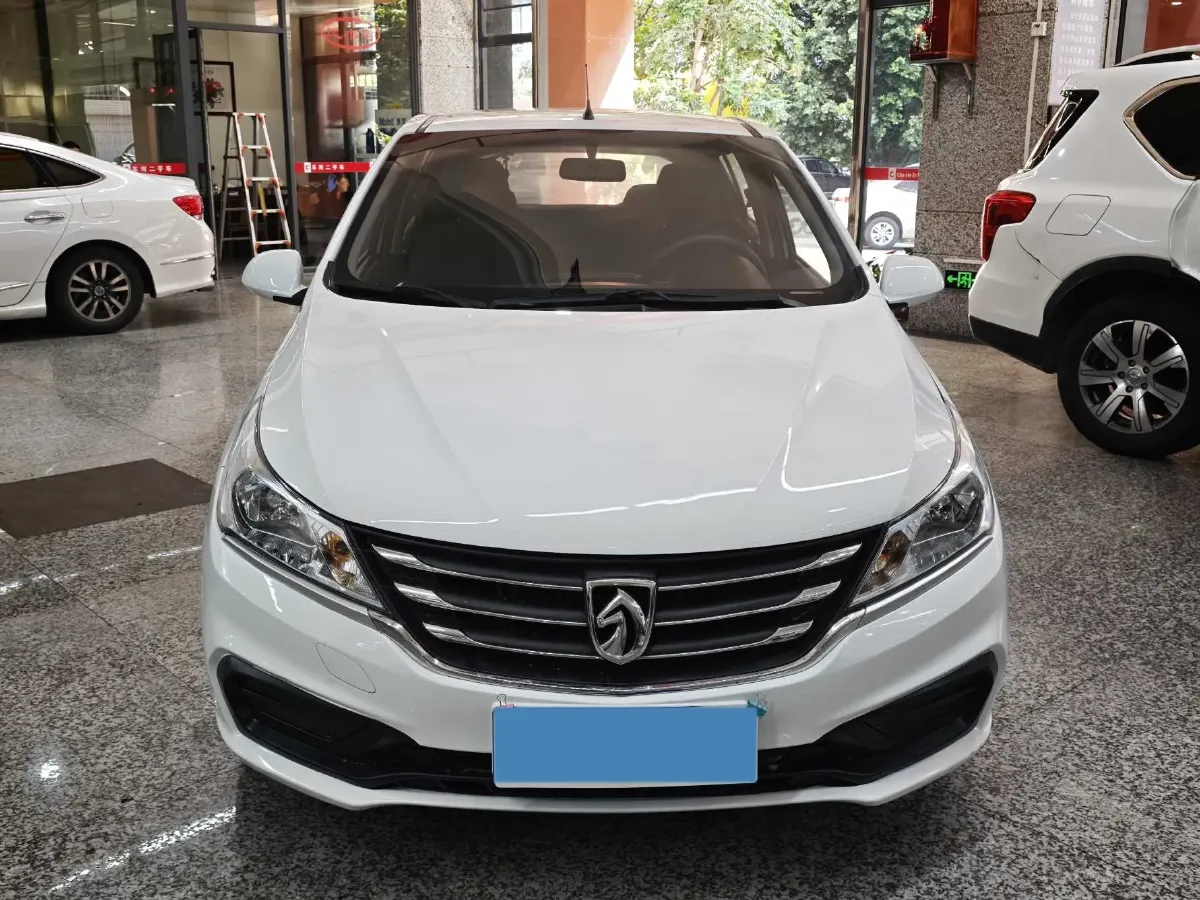 2016 BaoJun 310 1.2L 82HP L4 5MT,autocango,china used car exporter,china ev exporter,chinese used car exporter,chinese used ev exporter