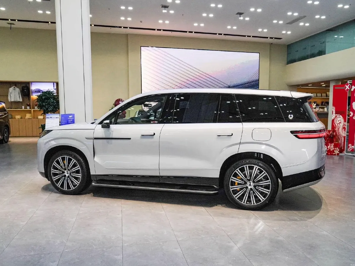 2025 Denza DenzaN9 2.0T 207HP L4 E-CVT PHEV,autocango,china used car exporter,china ev exporter,chinese used car exporter,chinese used ev exporter