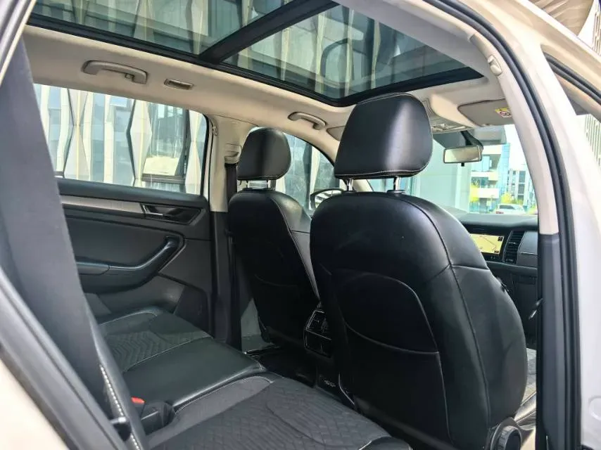 2019 Skoda Superb 2.0T 220HP L4 7DCT,autocango,china used car exporter,china ev exporter,chinese used car exporter,chinese used ev exporter