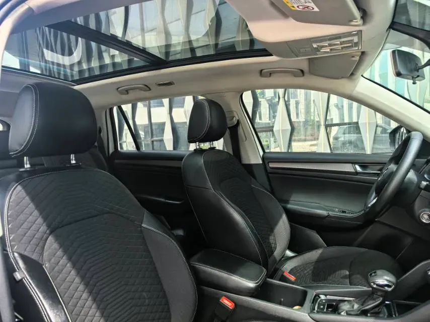 2019 Skoda Superb 2.0T 220HP L4 7DCT,autocango,china used car exporter,china ev exporter,chinese used car exporter,chinese used ev exporter