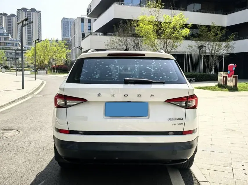 2019 Skoda Superb 2.0T 220HP L4 7DCT,autocango,china used car exporter,china ev exporter,chinese used car exporter,chinese used ev exporter
