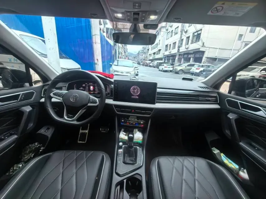 2025 Volkswagen Tiguan L 2.0T 186HP L4 7DCT,autocango,china used car exporter,china ev exporter,chinese used car exporter,chinese used ev exporter