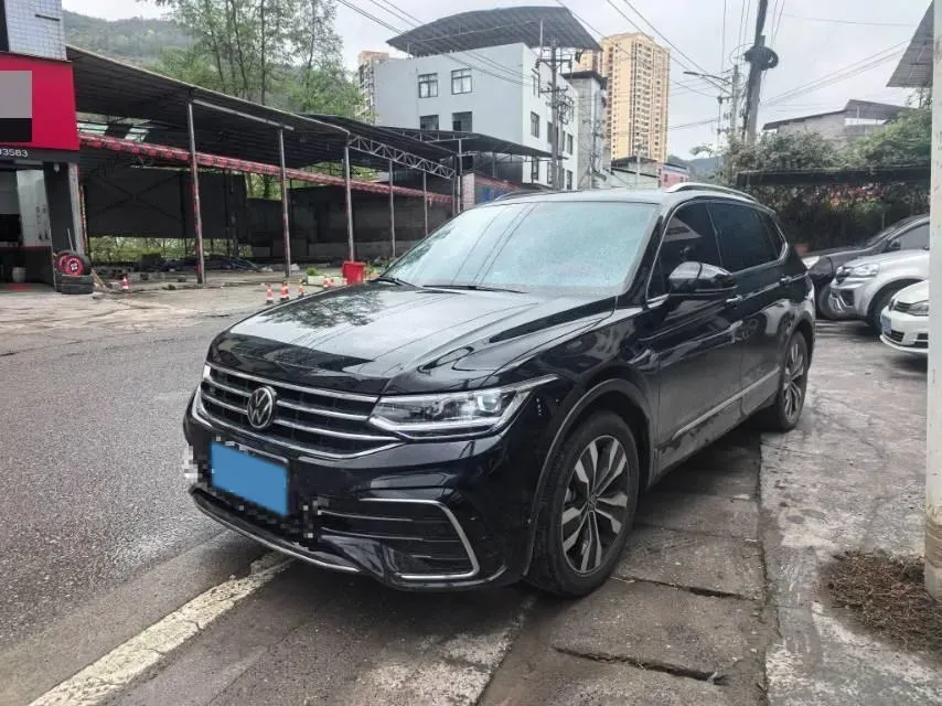 2025 Volkswagen Tiguan L 2.0T 186HP L4 7DCT,autocango,china used car exporter,china ev exporter,chinese used car exporter,chinese used ev exporter