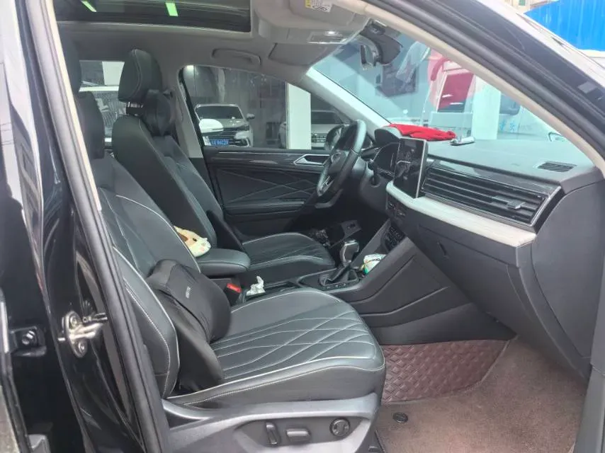 2025 Volkswagen Tiguan L 2.0T 186HP L4 7DCT,autocango,china used car exporter,china ev exporter,chinese used car exporter,chinese used ev exporter