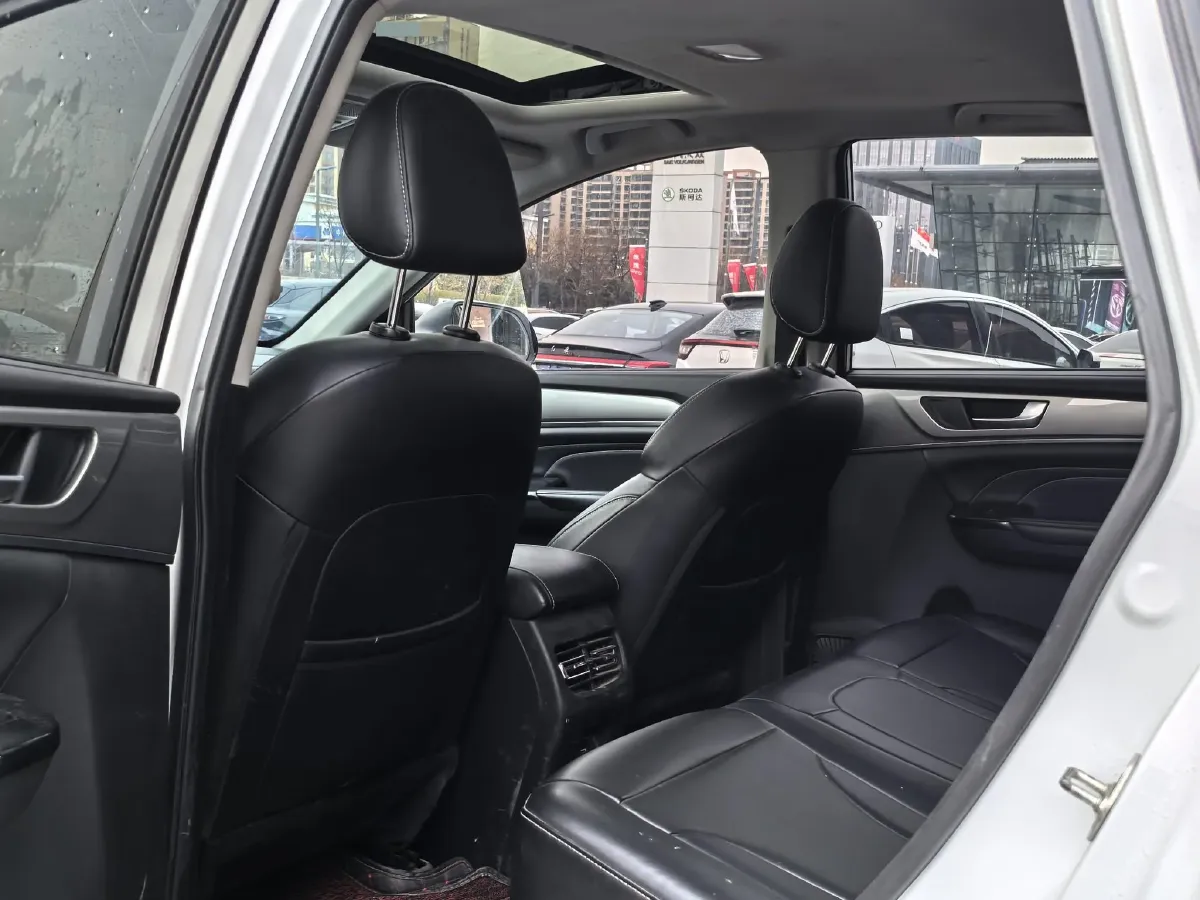 2021 Haval M6 1.5T 150HP L4 7DCT,autocango,china used car exporter,china ev exporter,chinese used car exporter,chinese used ev exporter