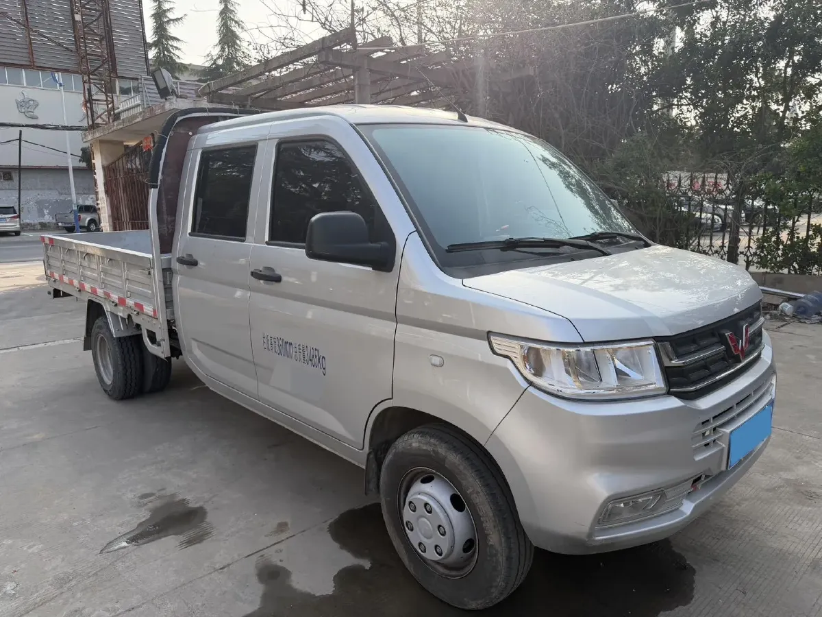 2023 WuLing RongGuang New Truck 2.0L 136HP L4 5MT,autocango,china used car exporter,china ev exporter,chinese used car exporter,chinese used ev exporter
