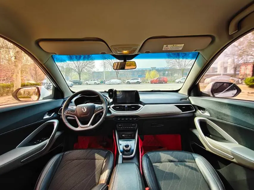 2017 BaoJun 310W 1.5L 105HP L4 6MT,autocango,china used car exporter,china ev exporter,chinese used car exporter,chinese used ev exporter