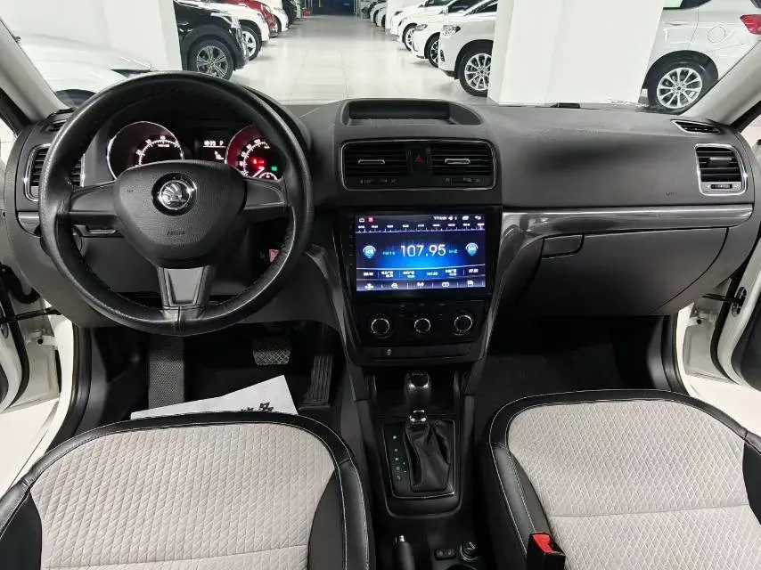 2017 Skoda Yeti 1.4T 150HP L4 7DCT,autocango,china used car exporter,china ev exporter,chinese used car exporter,chinese used ev exporter