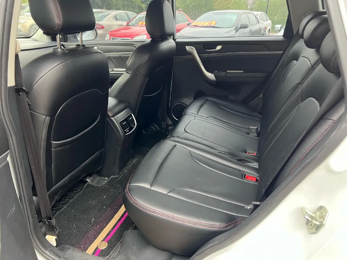 2019 Haval M6 1.5T 150HP L4 7DCT,autocango,china used car exporter,china ev exporter,chinese used car exporter,chinese used ev exporter