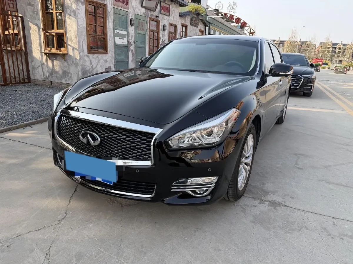 2019 Infiniti Q70 2.0T 211HP L4 7AT,autocango,china used car exporter,china ev exporter,chinese used car exporter,chinese used ev exporter