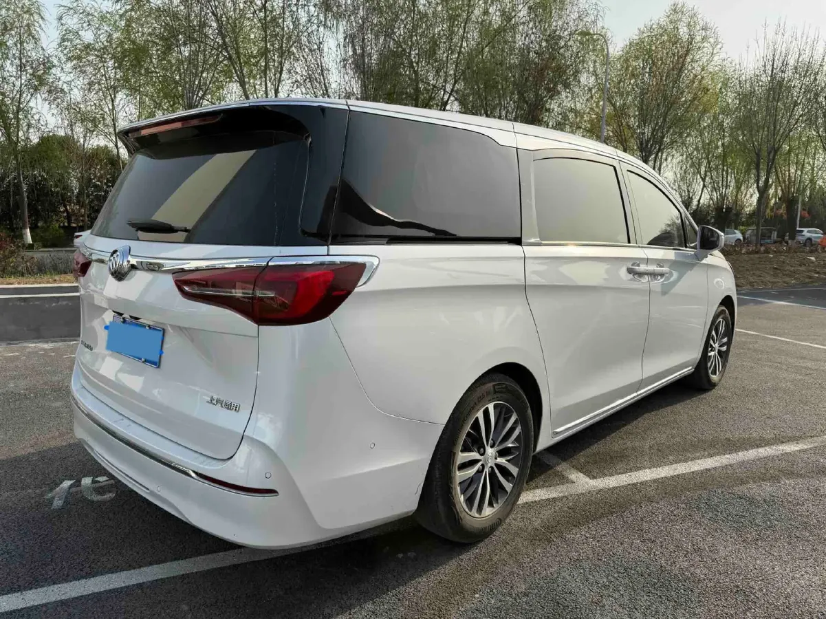 2023 Buick GL8 2.0T 237HP L4 9AT,autocango,china used car exporter,china ev exporter,chinese used car exporter,chinese used ev exporter