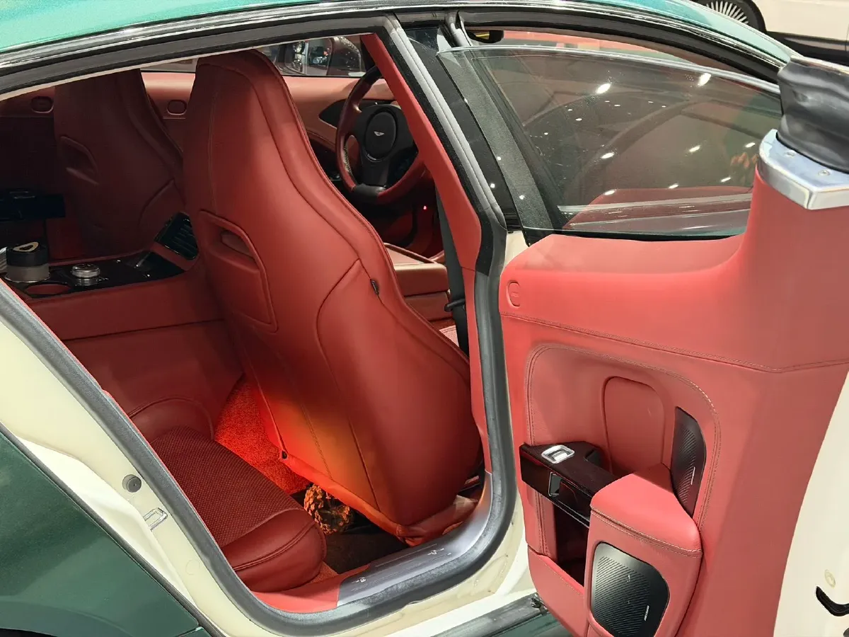 2017 Aston Martin Rapide 6.0L 560HP V12 8AT,autocango,china used car exporter,china ev exporter,chinese used car exporter,chinese used ev exporter