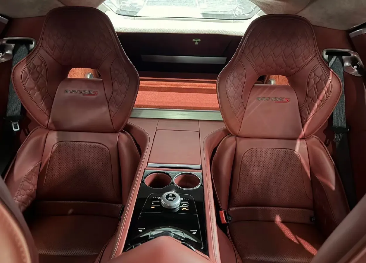 2017 Aston Martin Rapide 6.0L 560HP V12 8AT,autocango,china used car exporter,china ev exporter,chinese used car exporter,chinese used ev exporter