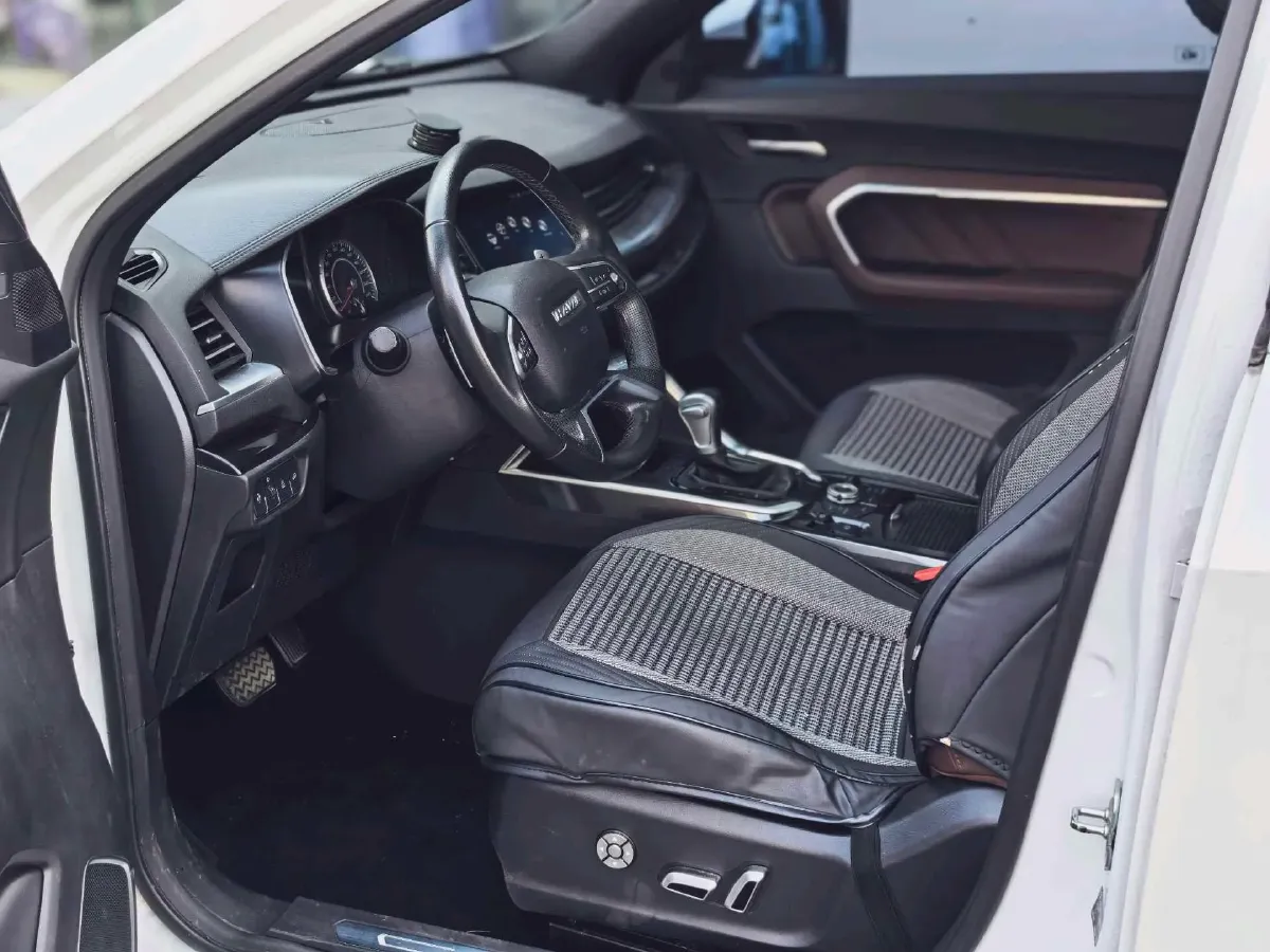 2018 Haval H6 2.0T 197HP L4 7DCT,autocango,china used car exporter,china ev exporter,chinese used car exporter,chinese used ev exporter