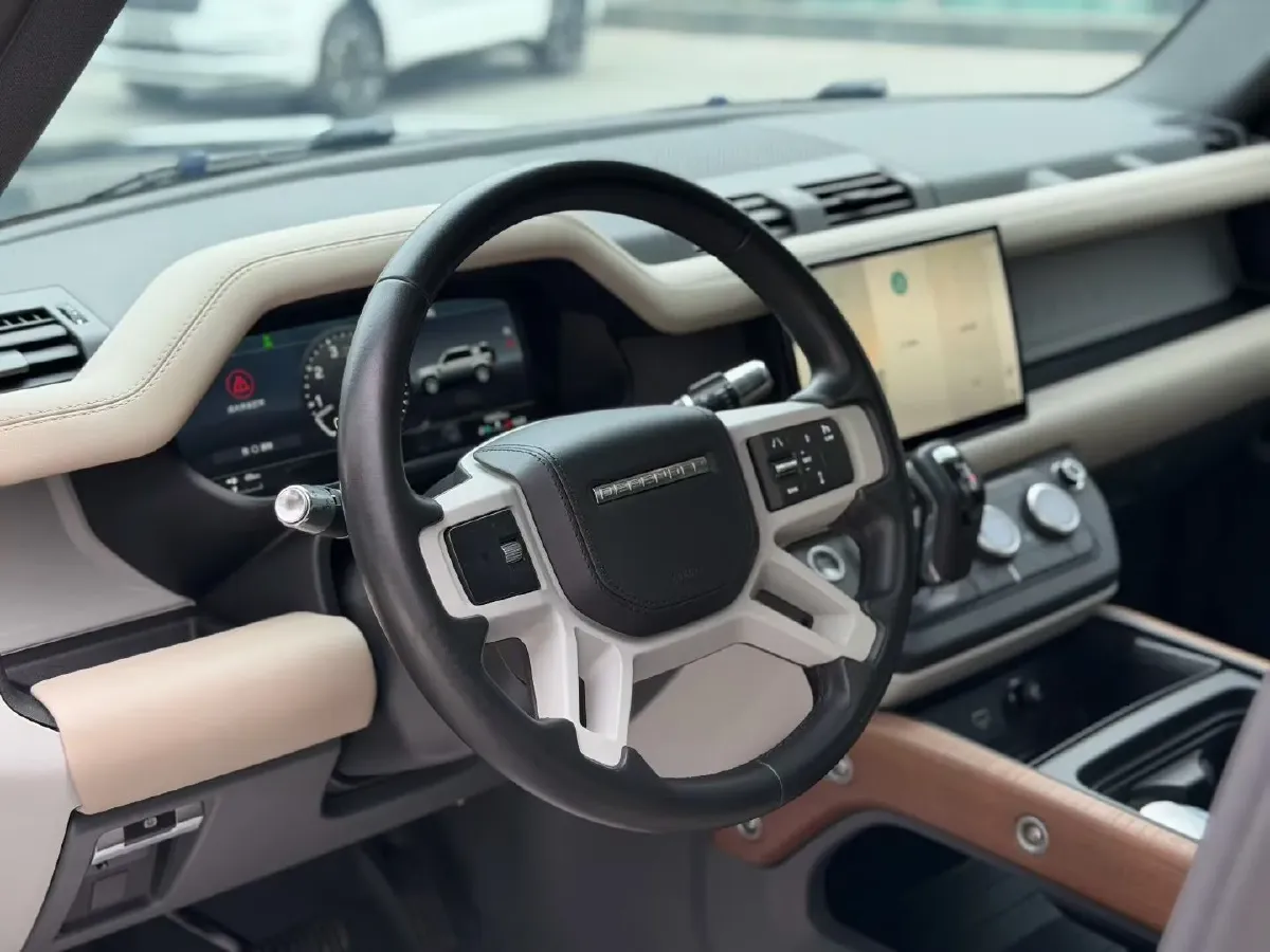 2022 Land Rover Defender 3.0T 400HP L6 8AT,autocango,china used car exporter,china ev exporter,chinese used car exporter,chinese used ev exporter