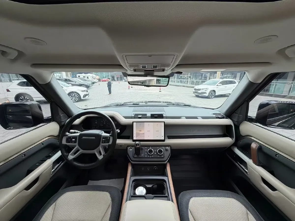 2022 Land Rover Defender 3.0T 400HP L6 8AT,autocango,china used car exporter,china ev exporter,chinese used car exporter,chinese used ev exporter