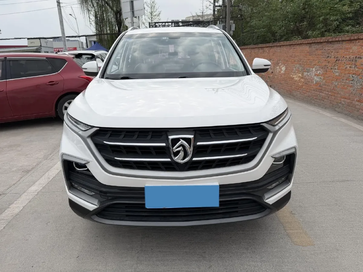 2018 BaoJun 530 1.5T 150HP L4 6MT,autocango,china used car exporter,china ev exporter,chinese used car exporter,chinese used ev exporter