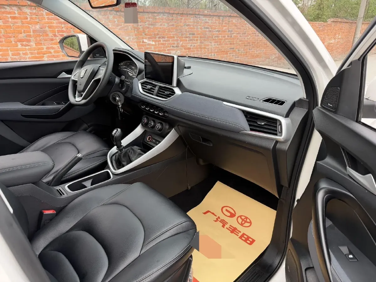 2018 BaoJun 530 1.5T 150HP L4 6MT,autocango,china used car exporter,china ev exporter,chinese used car exporter,chinese used ev exporter