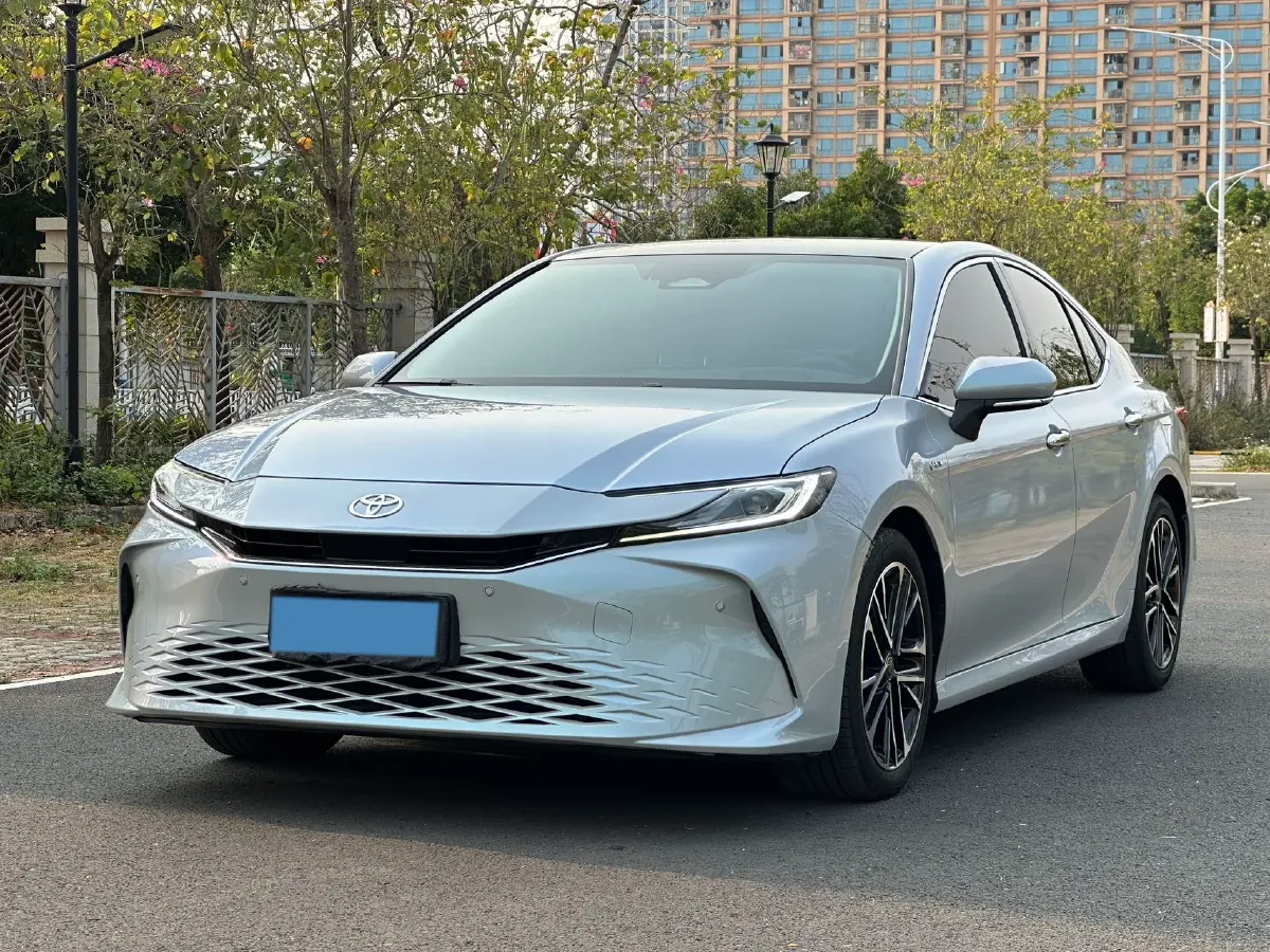 2024 Toyota Camry 2.0L 152HP L4 E-CVT Hybrid,autocango,china used car exporter,china ev exporter,chinese used car exporter,chinese used ev exporter