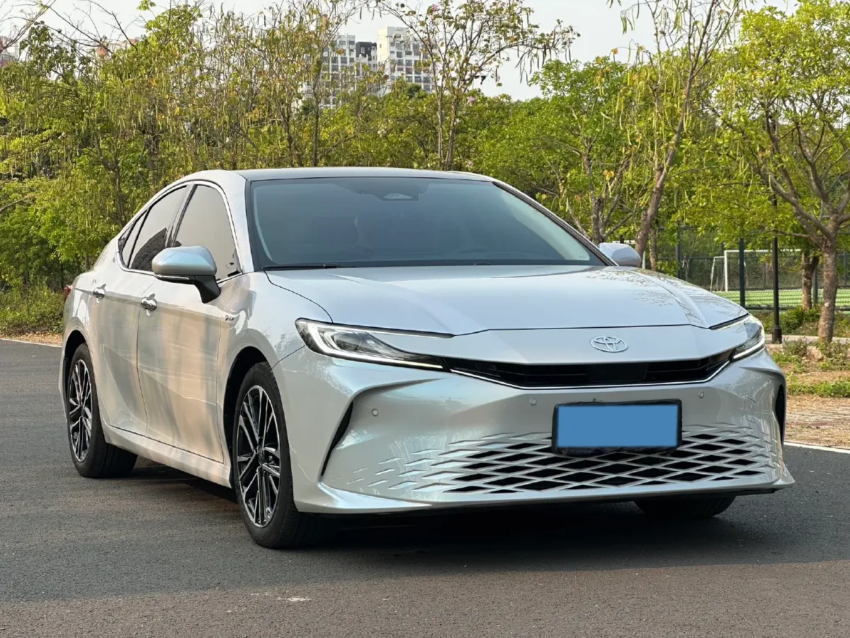 2024 Toyota Camry 2.0L 152HP L4 E-CVT Hybrid,autocango,china used car exporter,china ev exporter,chinese used car exporter,chinese used ev exporter