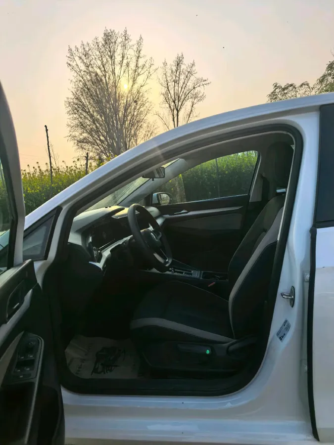 2021 Volkswagen Golf 1.2T 116HP L4 7DCT,autocango,china used car exporter,china ev exporter,chinese used car exporter,chinese used ev exporter