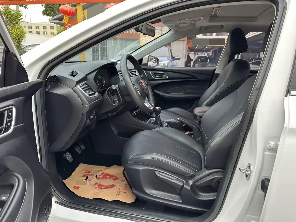 2019 Roewe i5 1.5L 120HP L4 CVT,autocango,china used car exporter,china ev exporter,chinese used car exporter,chinese used ev exporter