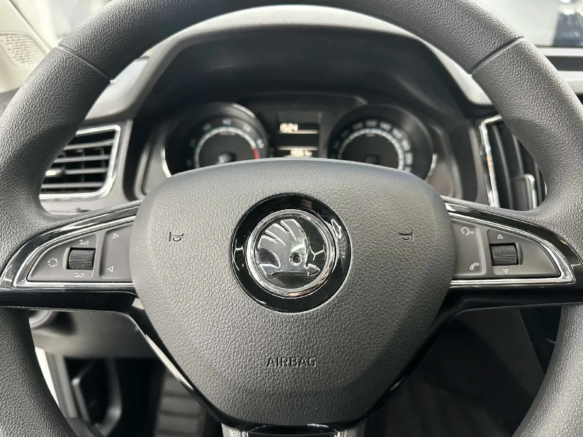 2023 Skoda Kamiq 1.5L 109HP L4 6AT,autocango,china used car exporter,china ev exporter,chinese used car exporter,chinese used ev exporter