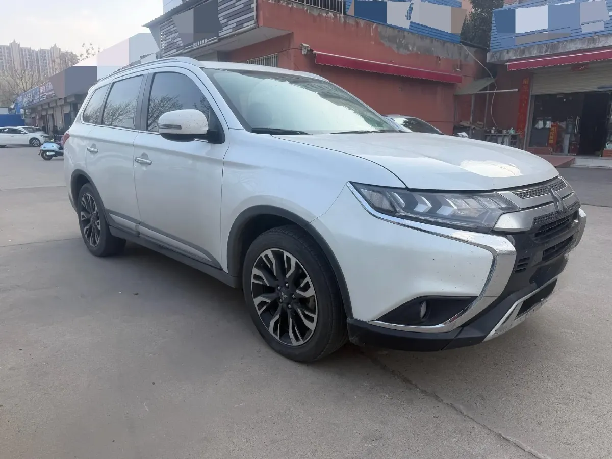 2019 Mitsubishi Outlander 2.4L 192HP L4 CVT,autocango,china used car exporter,china ev exporter,chinese used car exporter,chinese used ev exporter
