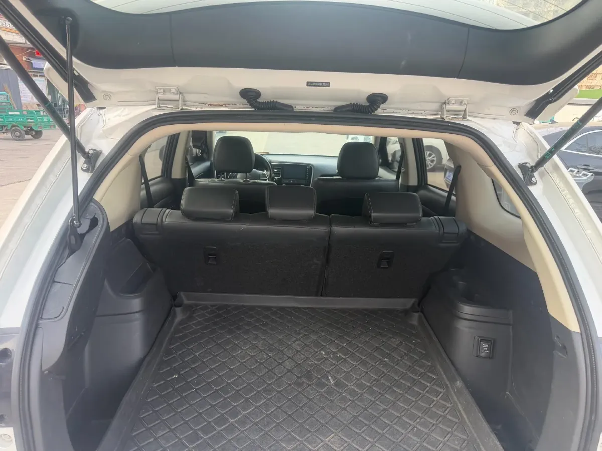 2019 Mitsubishi Outlander 2.4L 192HP L4 CVT,autocango,china used car exporter,china ev exporter,chinese used car exporter,chinese used ev exporter