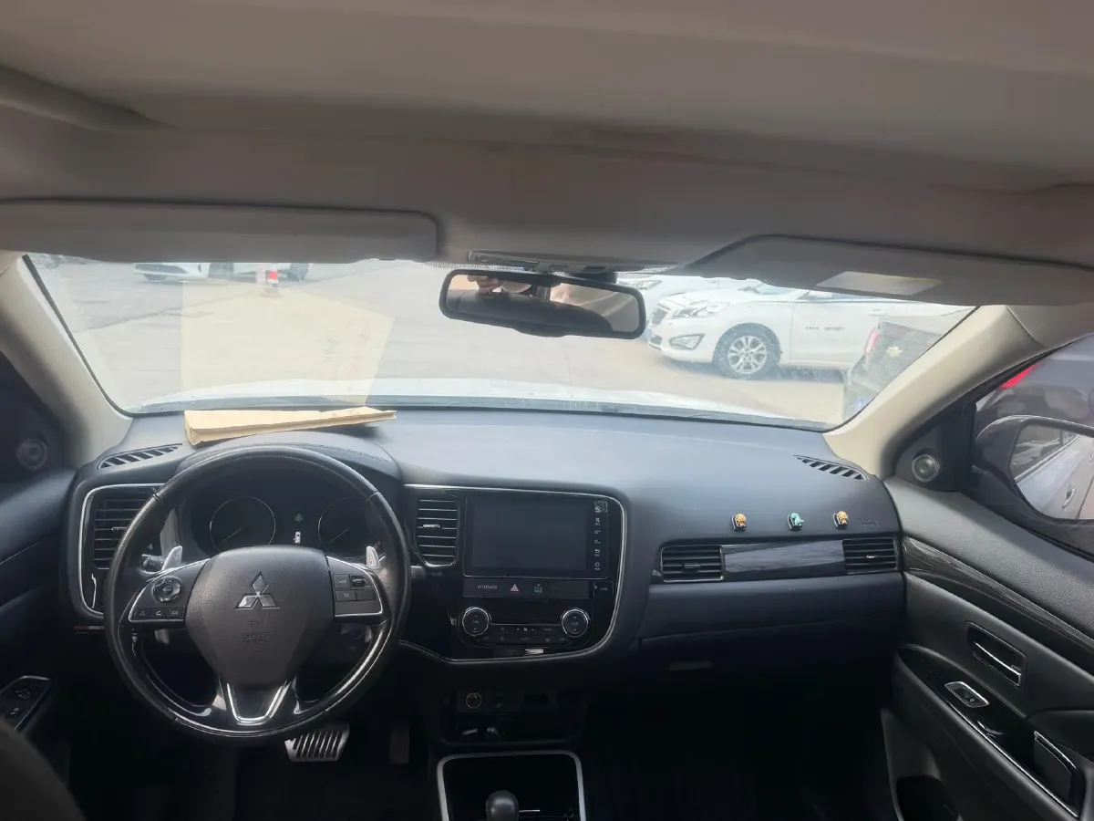 2019 Mitsubishi Outlander 2.4L 192HP L4 CVT,autocango,china used car exporter,china ev exporter,chinese used car exporter,chinese used ev exporter