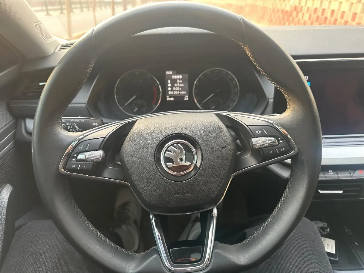 2022 Skoda Octavia 1.4T 150HP L4 7DCT,autocango,china used car exporter,china ev exporter,chinese used car exporter,chinese used ev exporter